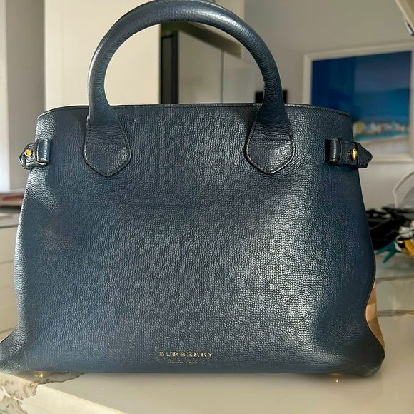 Burberry Navy Blue Leather Women's Bag - Picture 1 of 8